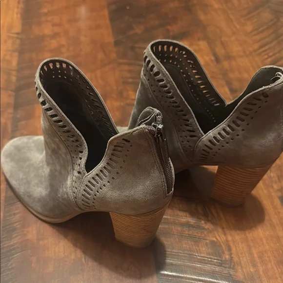 Gray Vince Camuto Suede Ankle Boots 7.5 - Picture 8 of 11